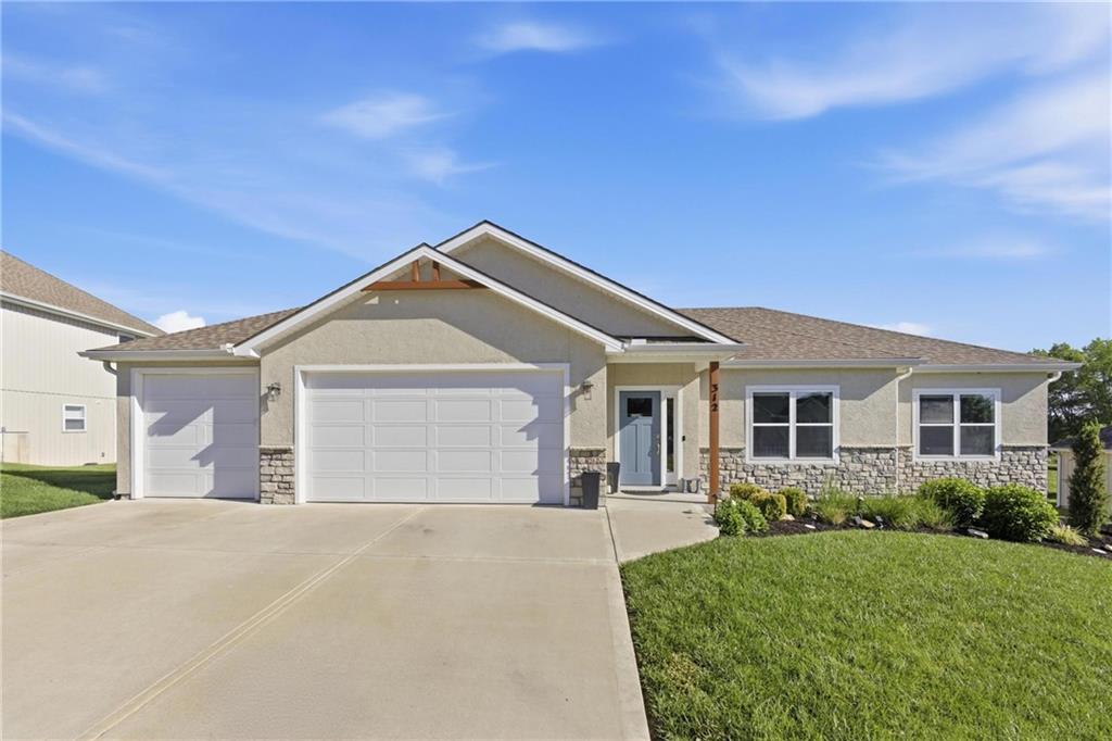 Photo of 312 Prairie Rose Circle, Smithville, MO 64089