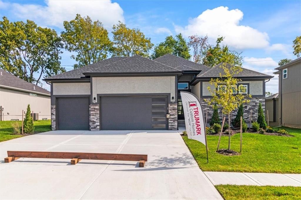 Photo of 4104 SE Adams Drive, Blue Springs, MO 64014