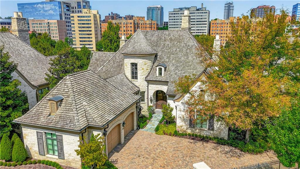 Photo of 711 Ward Parkway, Kansas City, MO 64112