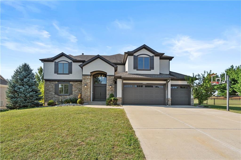 Photo of 15825 Howe Street, Overland Park, KS 66224