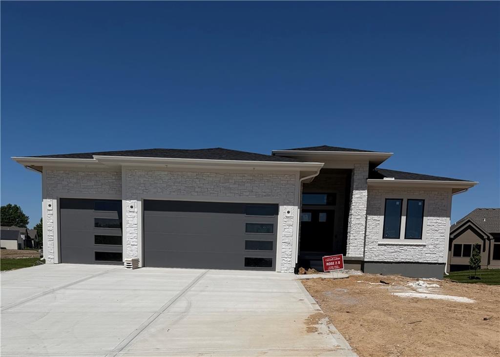 Photo of 6010 Apache Drive, Shawnee, KS 66226
