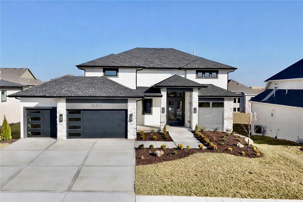 Photo of 16800 Parkhill Street, Overland Park, KS 66221