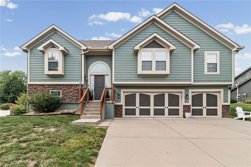 Photo of 1913 White Tail Lane, Liberty, MO 64068