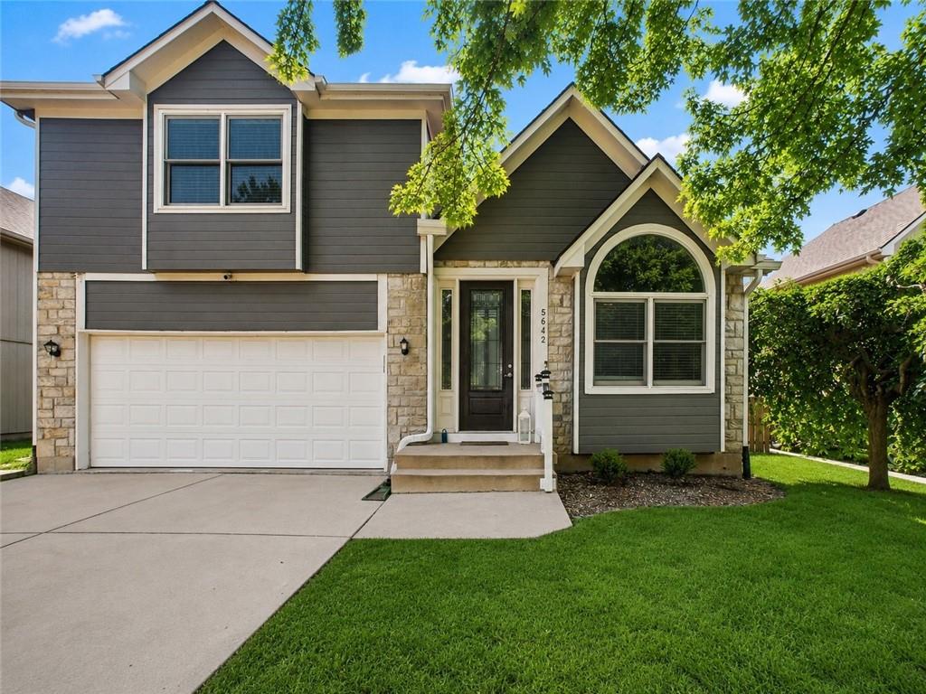 Photo of 5642 Brownridge Drive, Shawnee, KS 66218