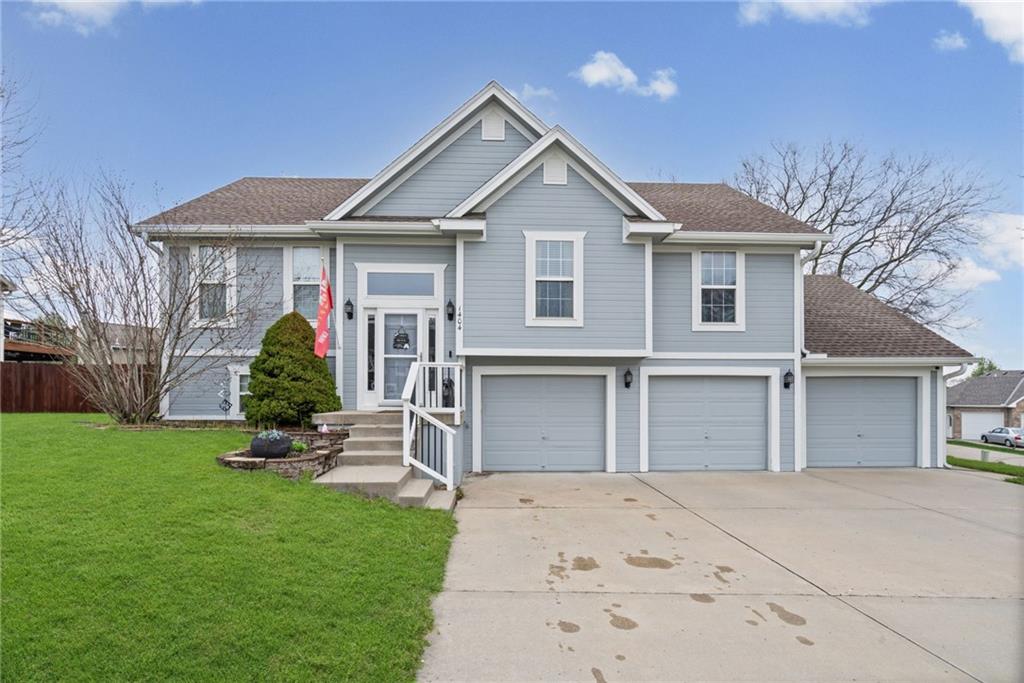 Photo of 1404 NE 196th Street, Smithville, MO 64089