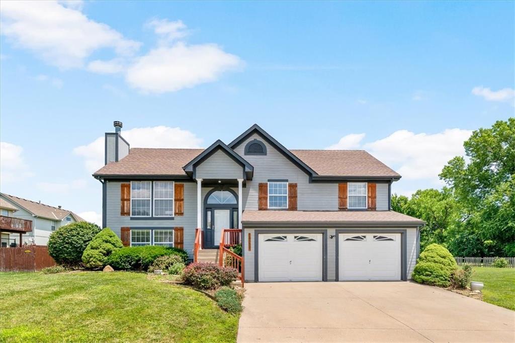 Photo of 14637 Crystal Place, Grandview, MO 64030