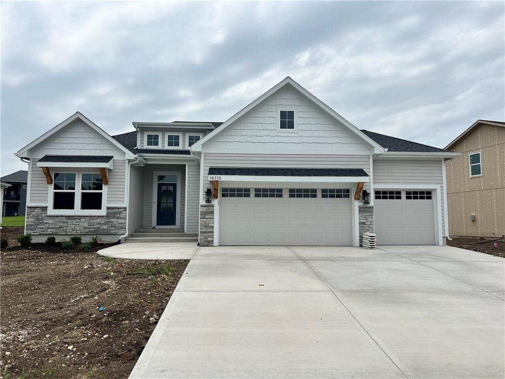 Photo of 16372 Spring Valley Street, Gardner, KS 66030