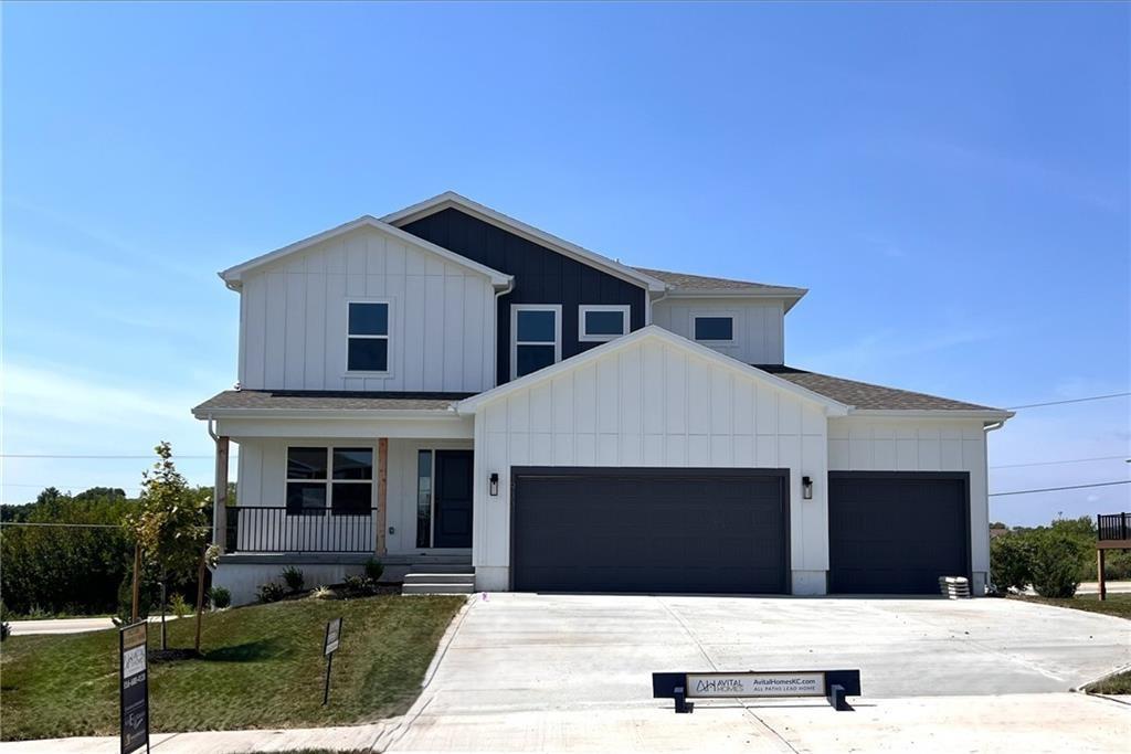 Photo of 505 SW Newport Drive, Blue Springs, MO 64014