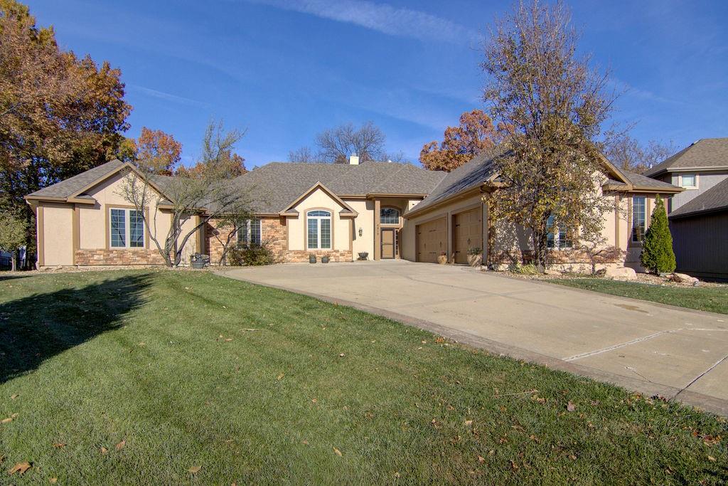 Photo of 6819 Woodstock Court, Shawnee, KS 66218