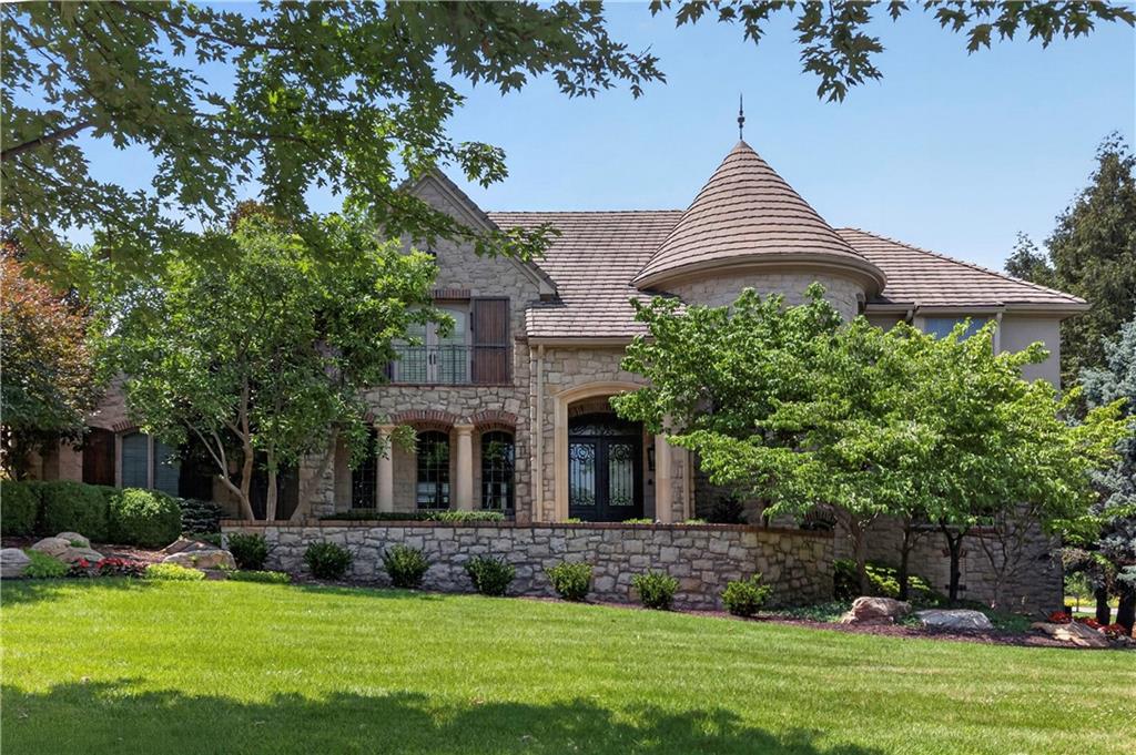 Photo of 13908 HOWE Drive, Leawood, KS 66224