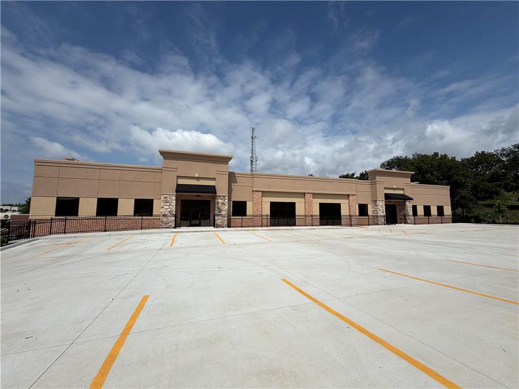 Photo of 850 Haines Drive, Liberty, MO 64068