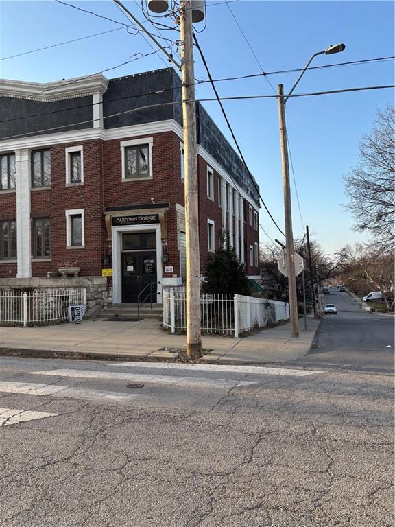 Photo of 1615 W 45th Street, Kansas City, MO 64111