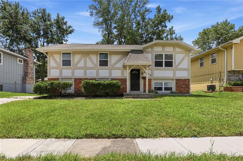 Photo of 6405 E 140th Terrace, Grandview, MO 64030