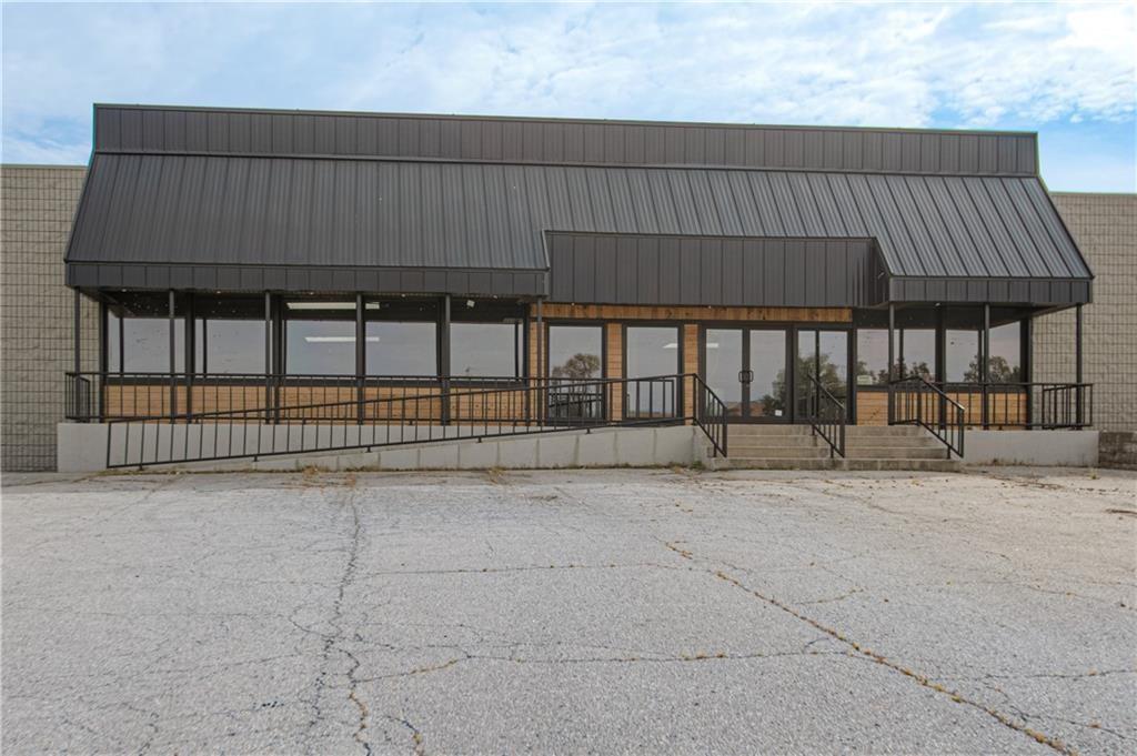 Photo of 4541 S Noland Road, Independence, MO 64055