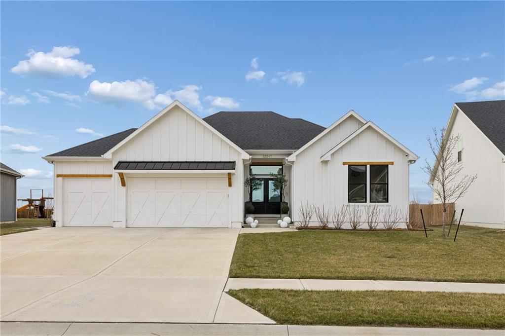 Photo of 32247 W 165 Street, Gardner, KS 66030