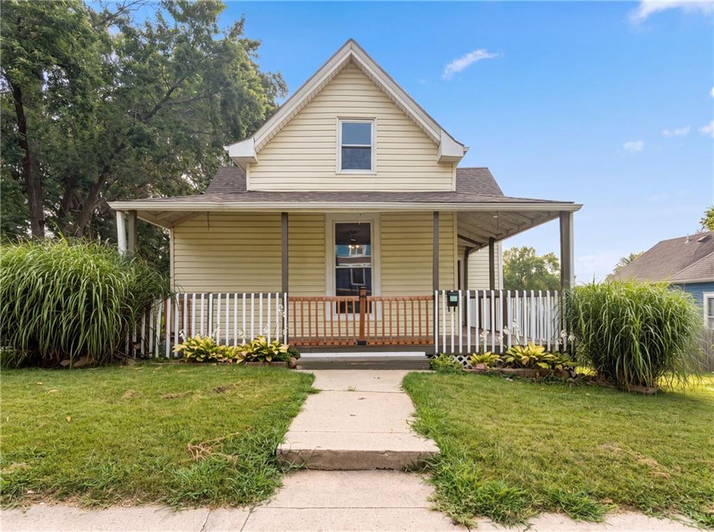 Photo of 423 N Missouri Street, Liberty, MO 64068