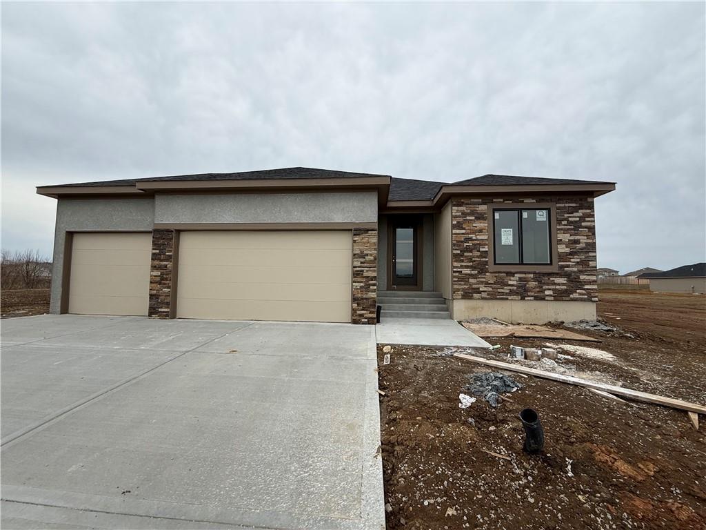 Photo of 8005 SE Hoot Owl Street, Blue Springs, MO 64014