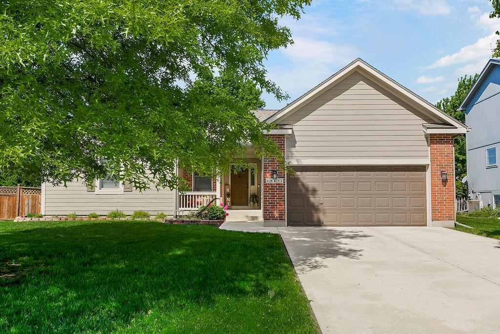 Photo of 18432 Oak Street, Gardner, KS 66030