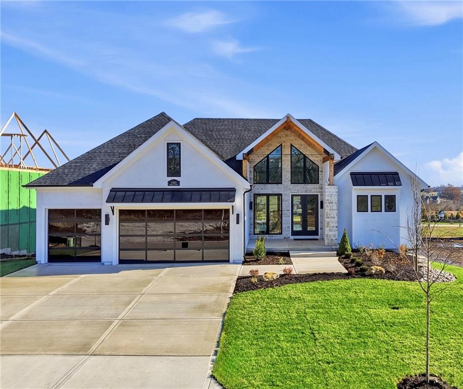 Photo of 17021 Parkhill Street, Overland Park, KS 66221