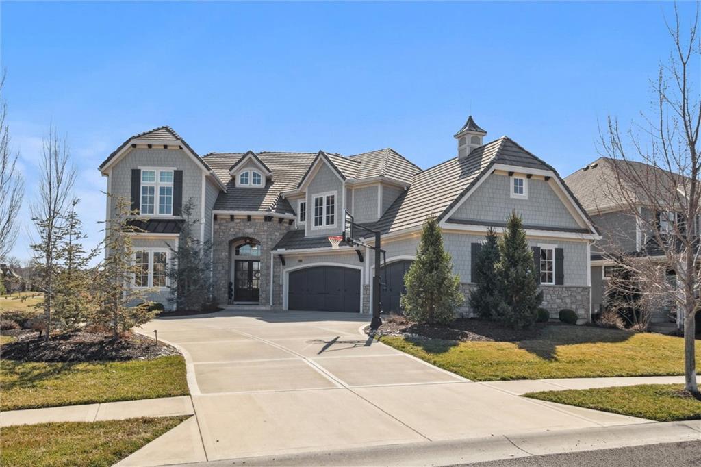 Photo of 16121 Paradise Street, Overland Park, KS 66221