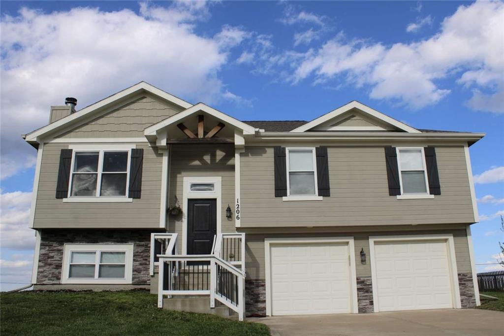 Photo of 1206 Viola Street, Smithville, MO 64089