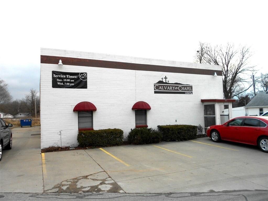 Photo of 101 W Shrader Street, Liberty, MO 64068