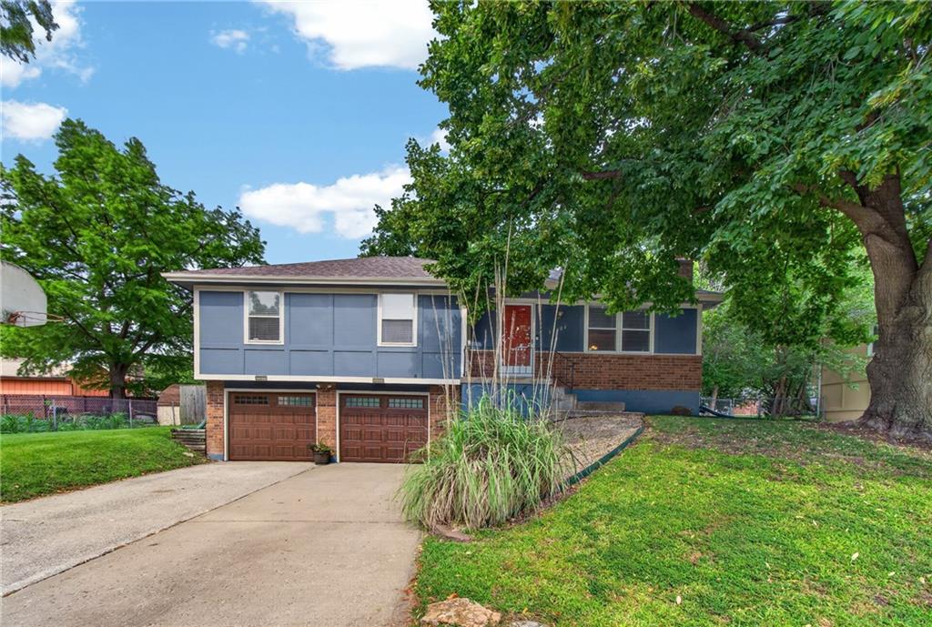 Photo of 13404 Oakland Avenue, Grandview, MO 64030