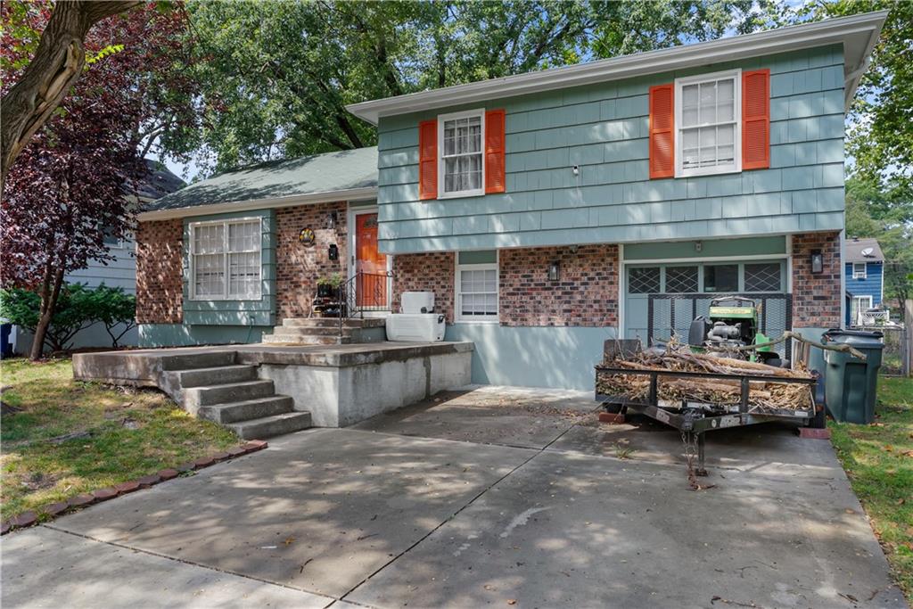 Photo of 8222 E 133rd Terrace, Grandview, MO 64030