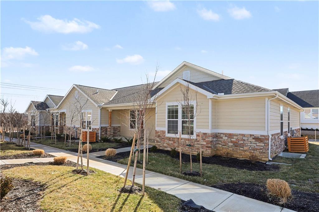 Photo of 16166-16177 Fontana Street, Overland Park, KS 66085