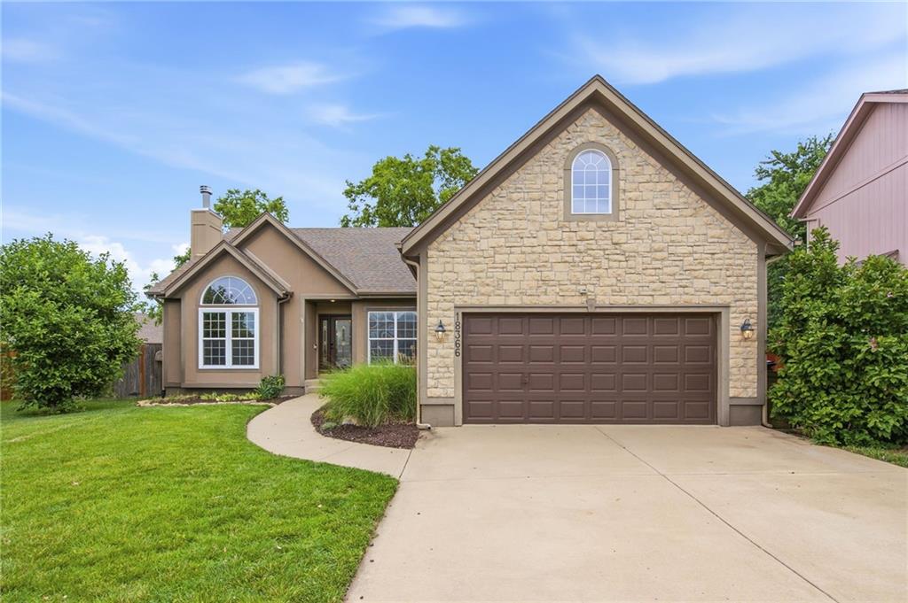Photo of 18366 W 157 Terrace, Olathe, KS 66062