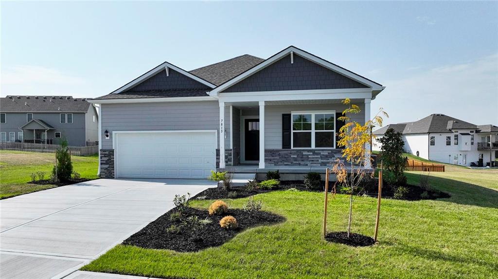 Photo of 104 Lake Meadows Drive, Smithville, MO 64089