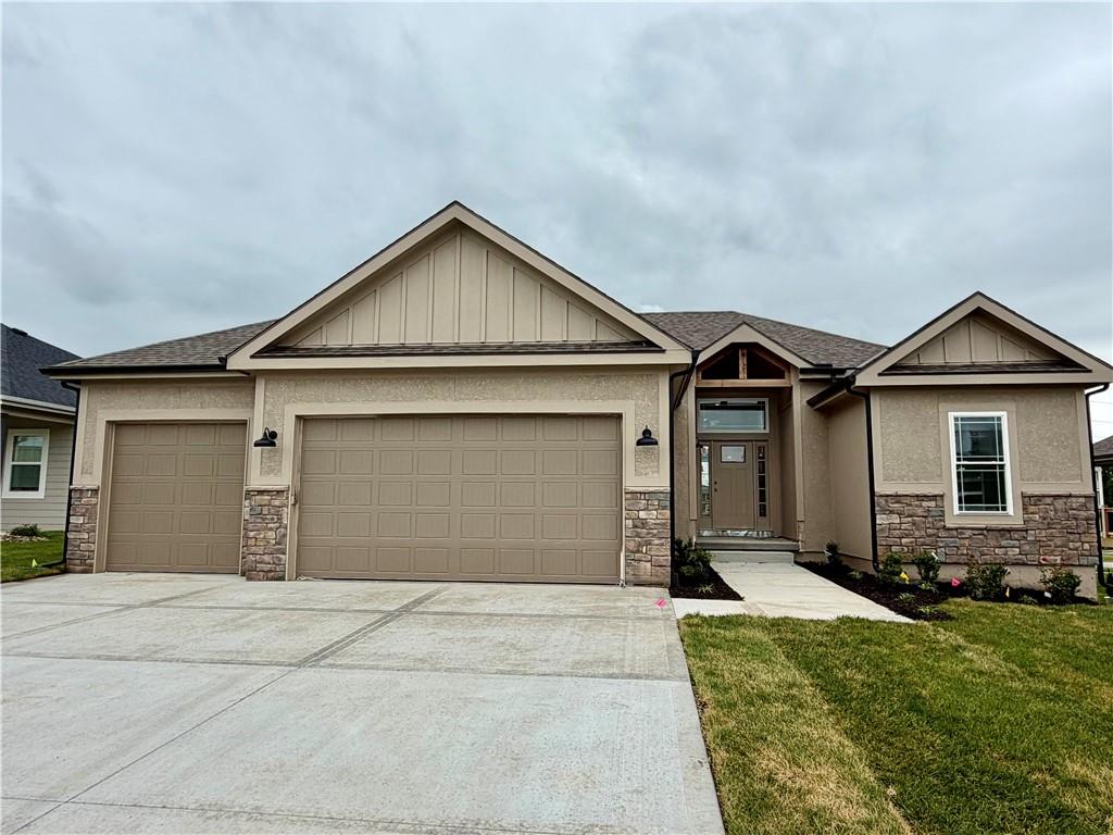 Photo of 504 Skyview Lane, Liberty, MO 64068