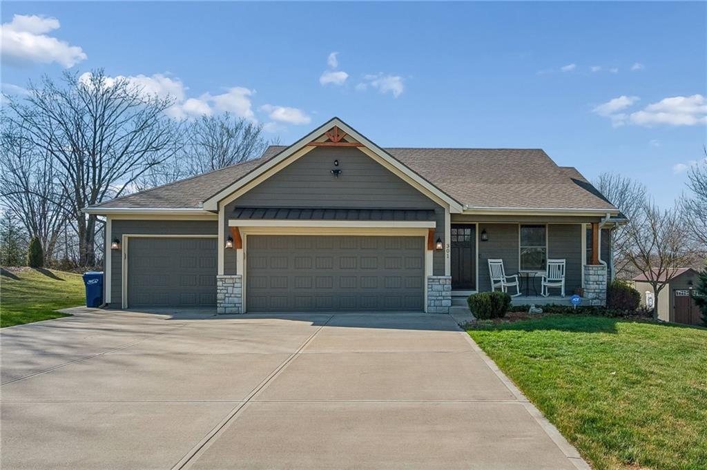 Photo of 301 NW 179th Street, Smithville, MO 64089
