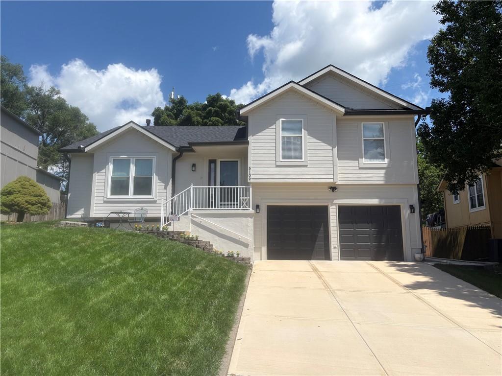 Photo of 5109 Rosehill Road, Shawnee, KS 66216