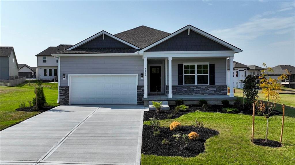 Photo of 206 Lake Meadows Drive, Smithville, MO 64089