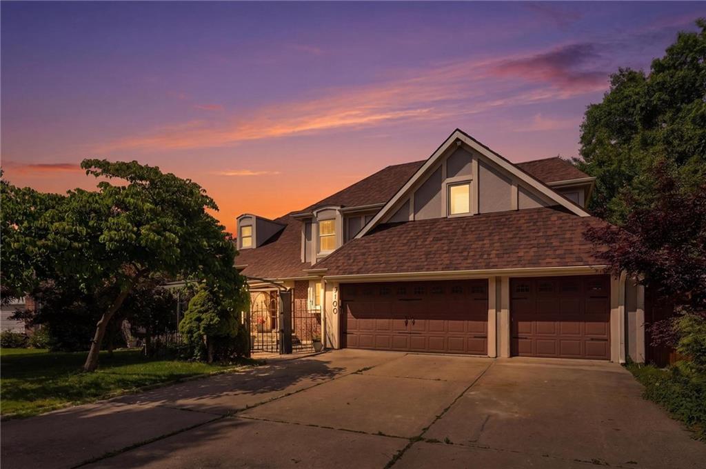 Photo of 4100 NE SHADY LANE Drive, Gladstone, MO 64119