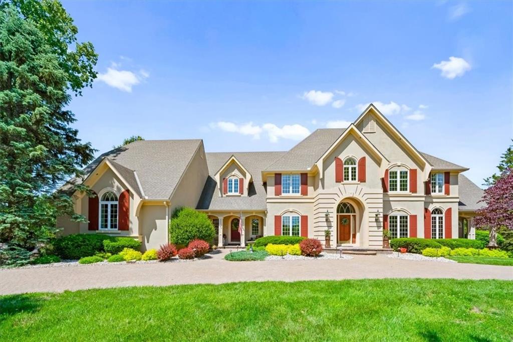 Photo of 1821 Saunders Road, Blue Springs, MO 64015