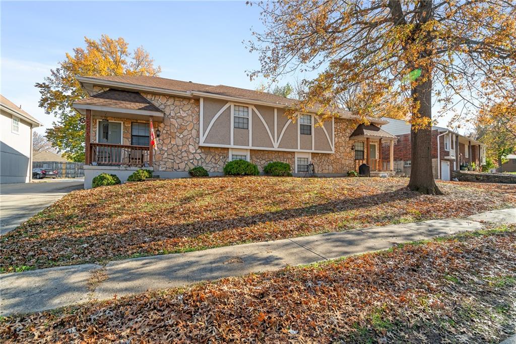 Photo of 2829 Tepee Avenue, Independence, MO 64057