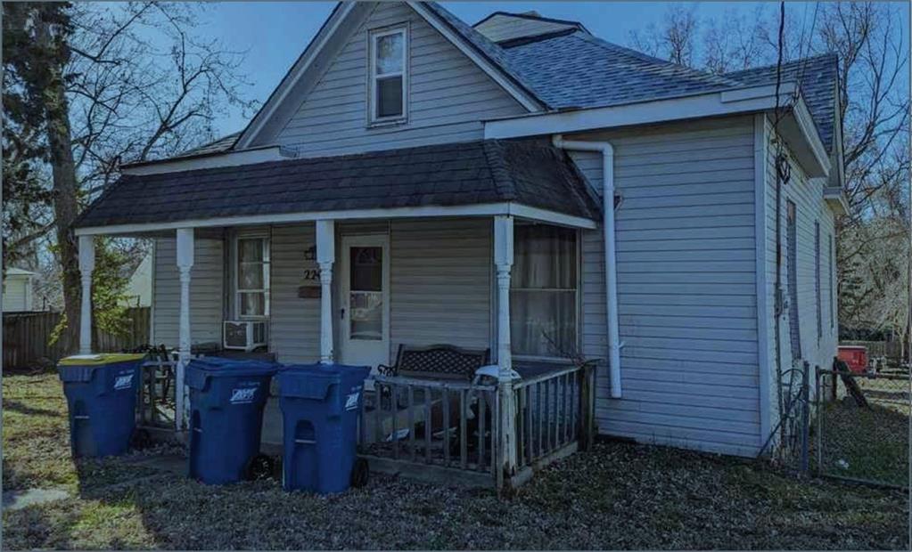 Photo of 224 S Missouri Street, Liberty, MO 64068