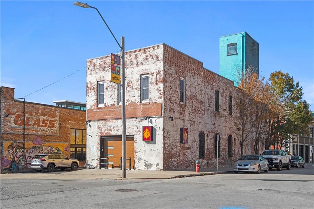 Photo of 1600 Locust Street, Kansas City, MO 64108