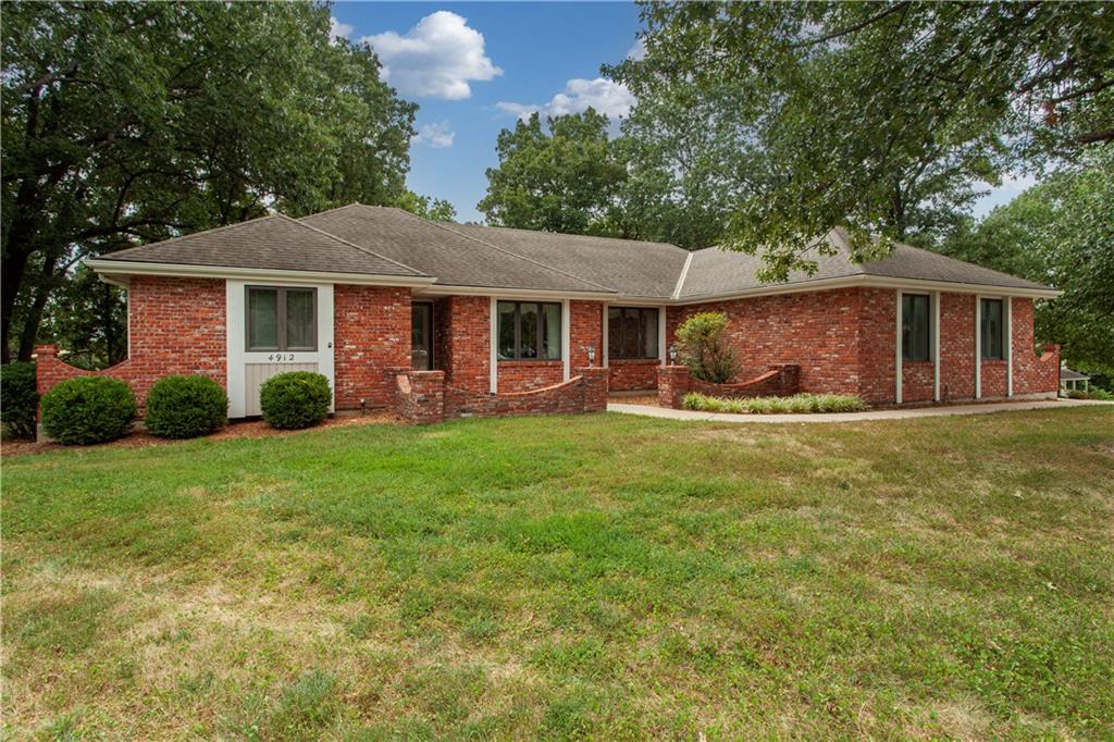 Photo of 4912 Whitney Drive, Independence, MO 64055