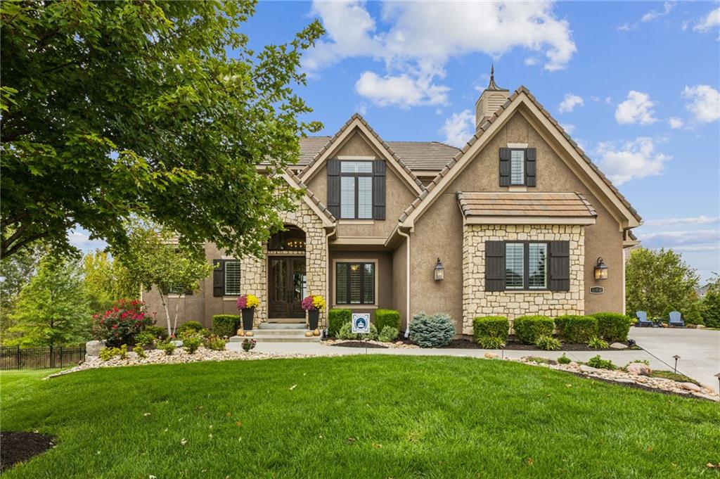 Photo of 11712 W 164TH Place, Overland Park, KS 66221