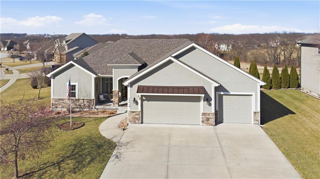Photo of 17710 Mission Ridge Drive, Smithville, MO 64089