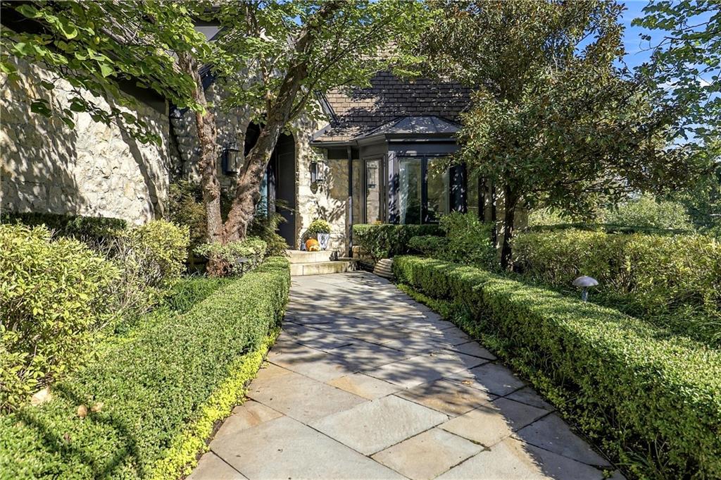 Photo of 5300 Sunset Drive, Kansas City, MO 64112