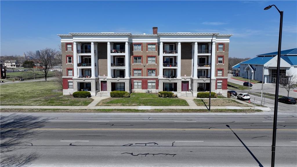 Photo of 1614 E Linwood Boulevard, Kansas City, MO 64109