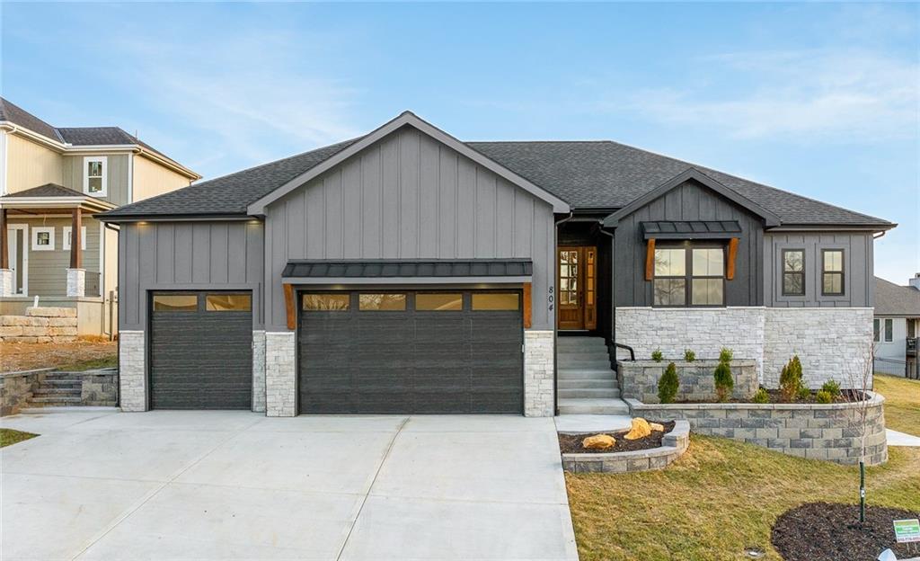 Photo of 804 SE Pine Court, Blue Springs, MO 64014