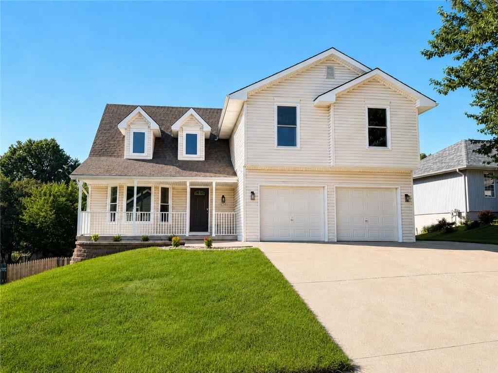 Photo of 724 N Plum Rose Drive, Liberty, MO 64068