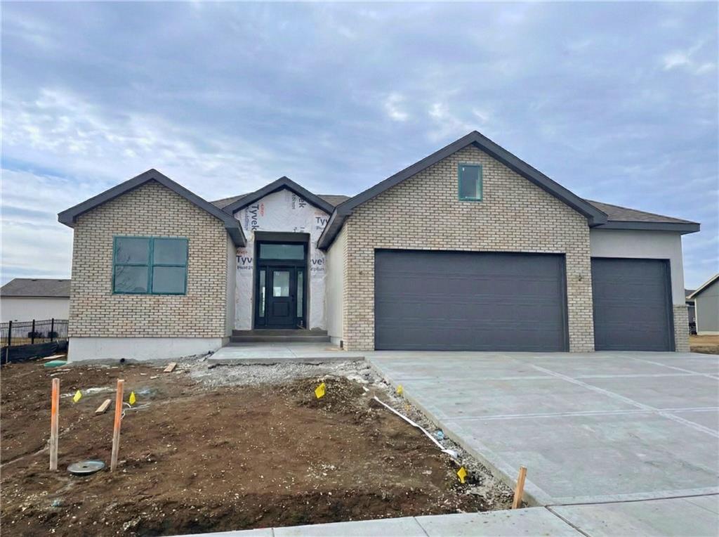 Photo of 2700 Wheatley Drive, Blue Springs, MO 64029