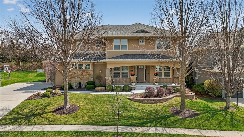 Photo of 16421 BARTON Street, Overland Park, KS 66062