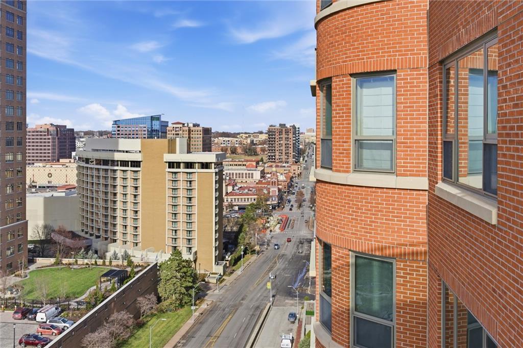 Photo of 4950 Central Street, Kansas City, MO 64112